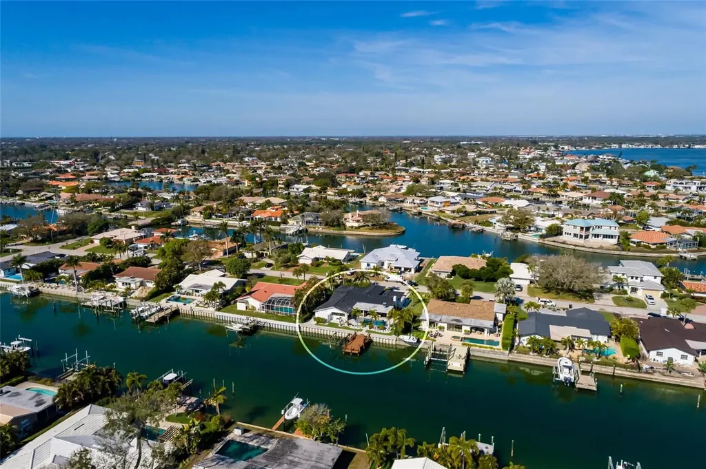 2032 Kansas Avenue NE St Petersburg FL 33703