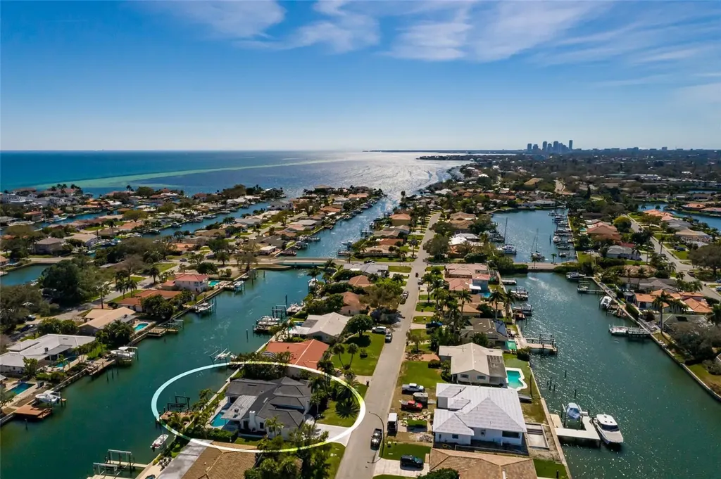 2032 Kansas Avenue NE St Petersburg FL 33703