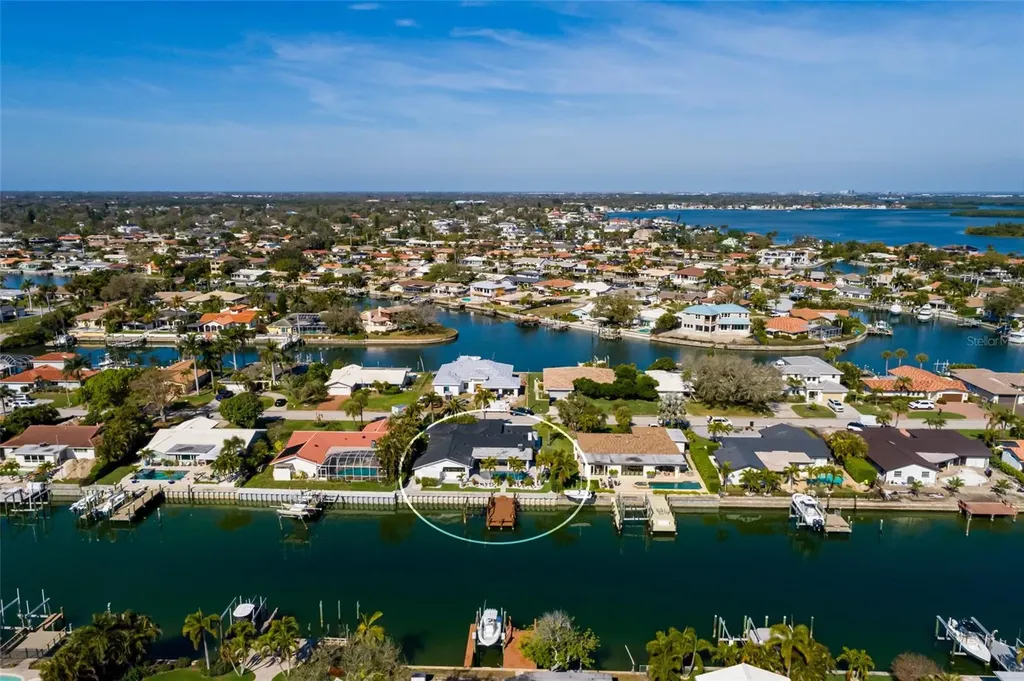 2032 Kansas Avenue NE St Petersburg FL 33703
