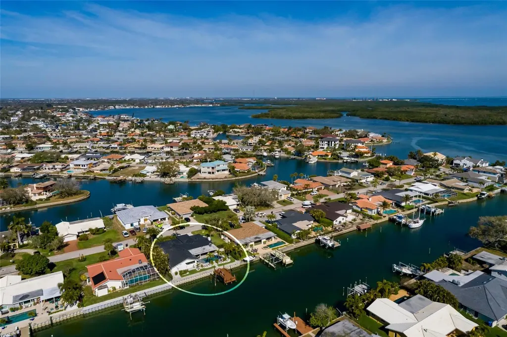 2032 Kansas Avenue NE St Petersburg FL 33703