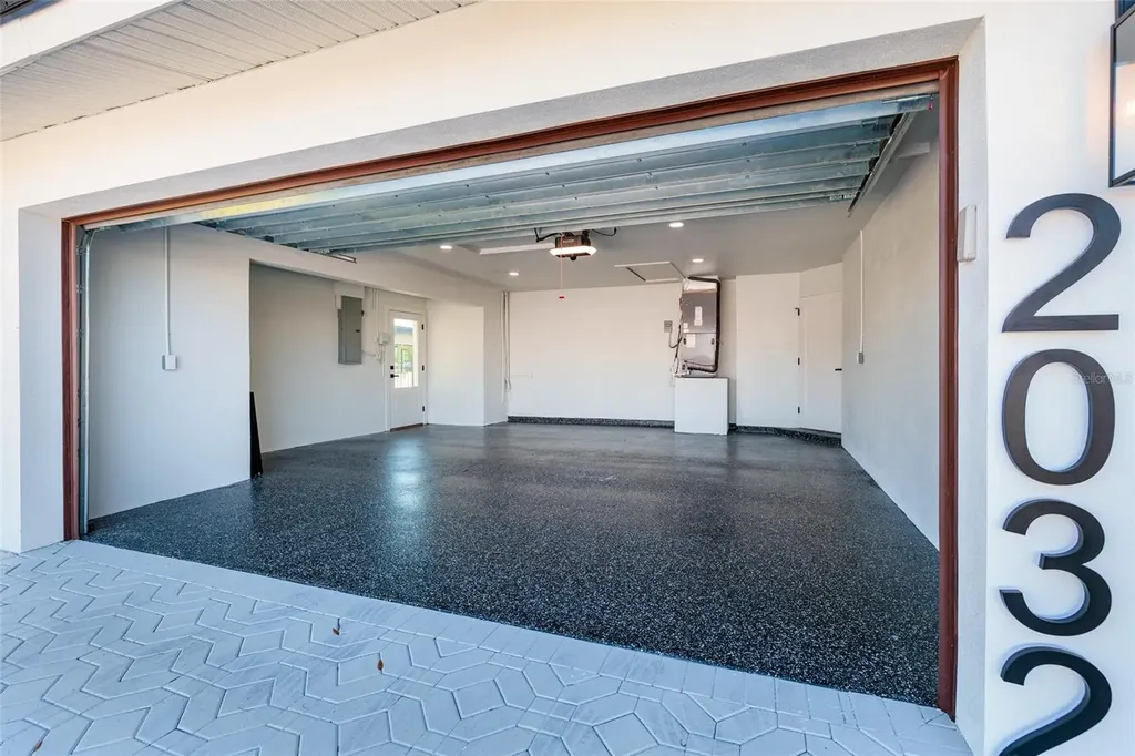 2032 Kansas Avenue NE St Petersburg FL 33703