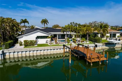 2032 Kansas Avenue NE St Petersburg FL 33703