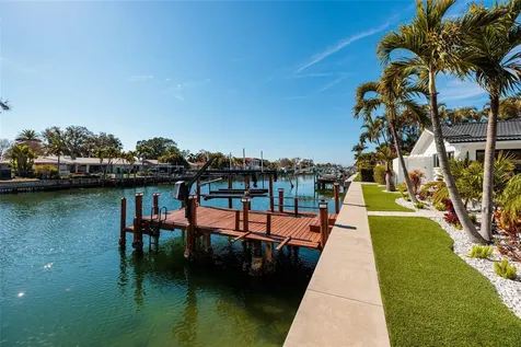 2032 Kansas Avenue NE St Petersburg FL 33703
