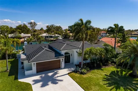 2032 Kansas Avenue NE St Petersburg FL 33703