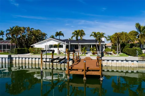 2032 Kansas Avenue NE St Petersburg FL 33703