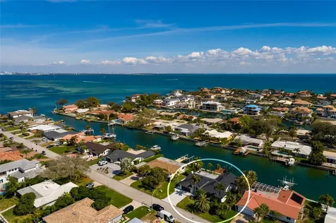 2032 Kansas Avenue NE St Petersburg FL 33703