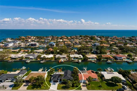 2032 Kansas Avenue NE St Petersburg FL 33703
