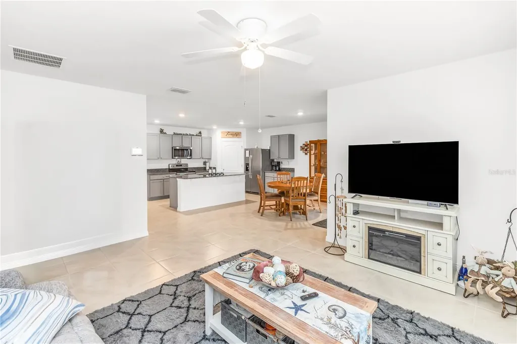 2020 Cary Street Deltona FL 32738