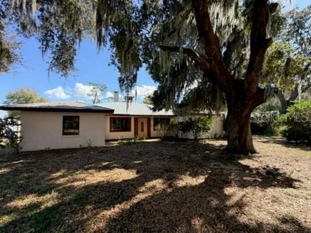 30 Placid Oaks Drive Lake Placid FL 33852
