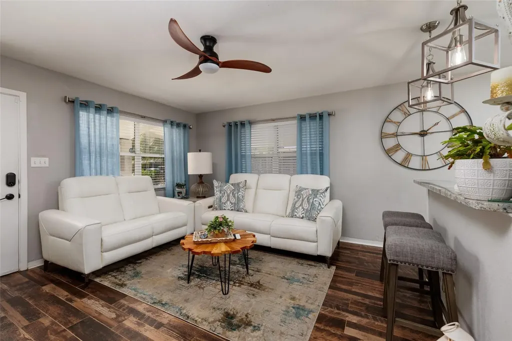 8029 22nd Avenue N St Petersburg FL 33710