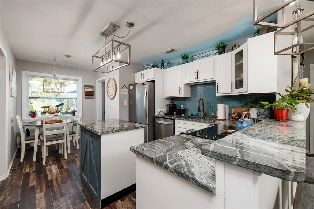 8029 22nd Avenue N St Petersburg FL 33710