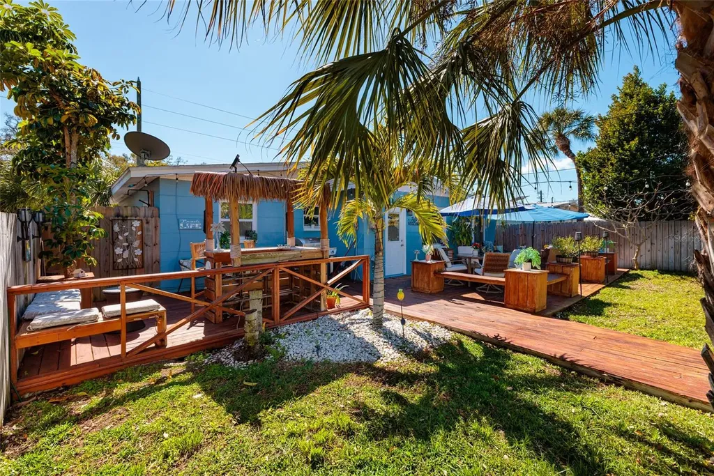 8029 22nd Avenue N St Petersburg FL 33710