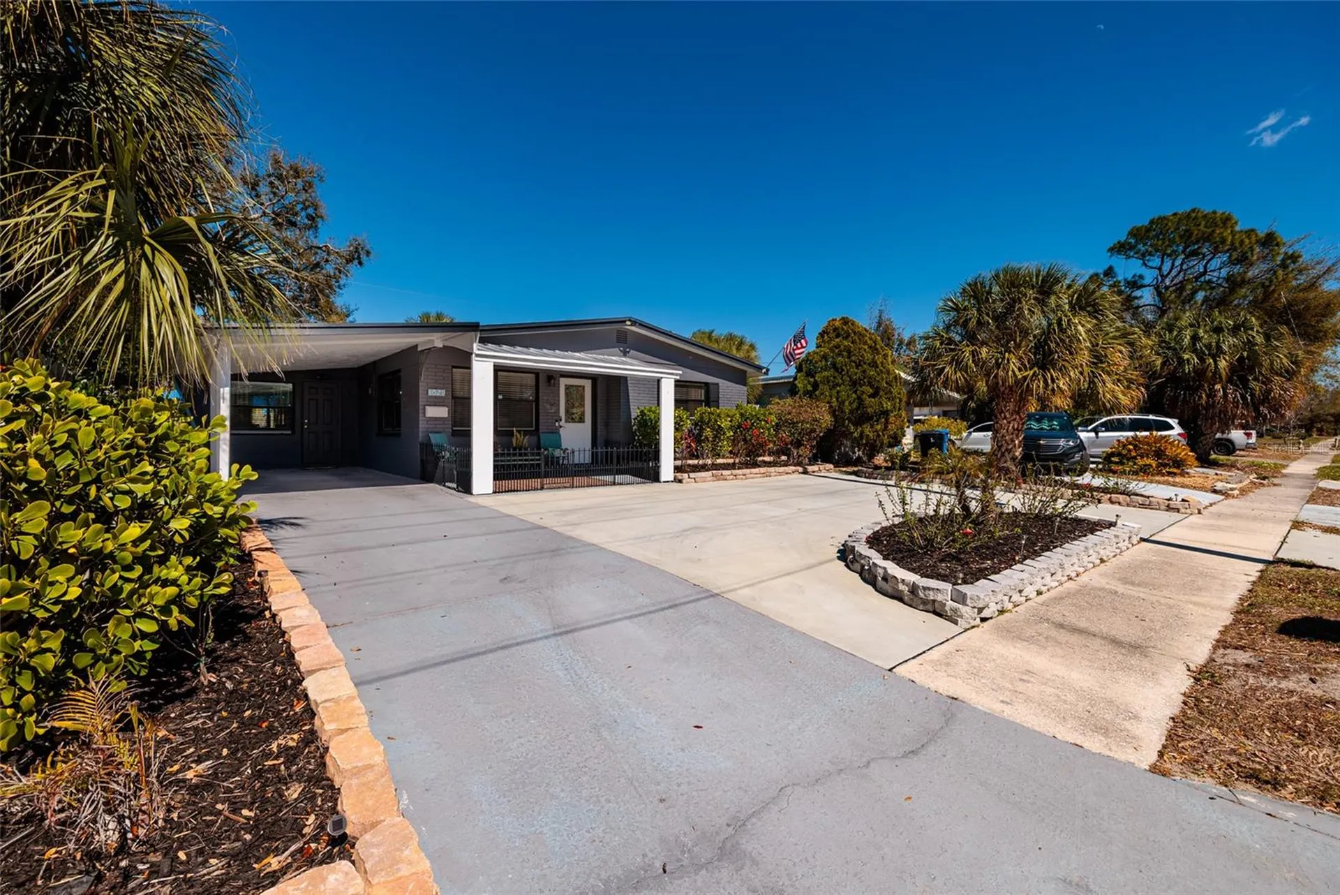8029 22nd Avenue N St Petersburg FL 33710