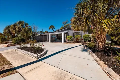 8029 22nd Avenue N St Petersburg FL 33710