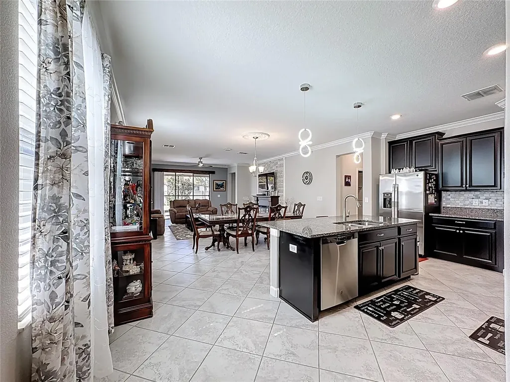 16815 Whisper Elm Street Wimauma FL 33598