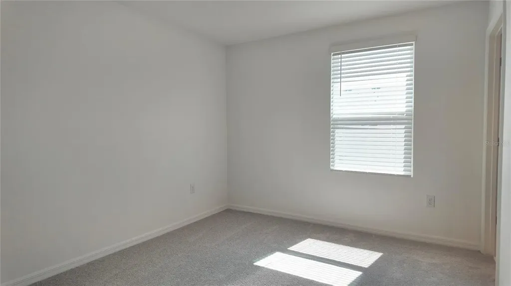 2937 Skyline Loop Kissimmee FL 34758