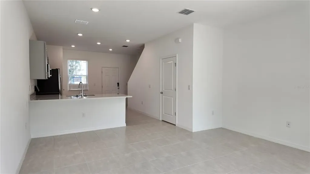 2937 Skyline Loop Kissimmee FL 34758