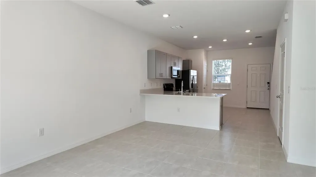 2937 Skyline Loop Kissimmee FL 34758
