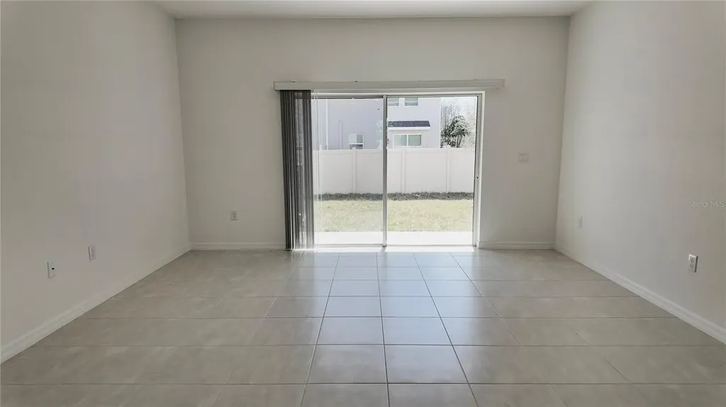 2937 Skyline Loop Kissimmee FL 34758
