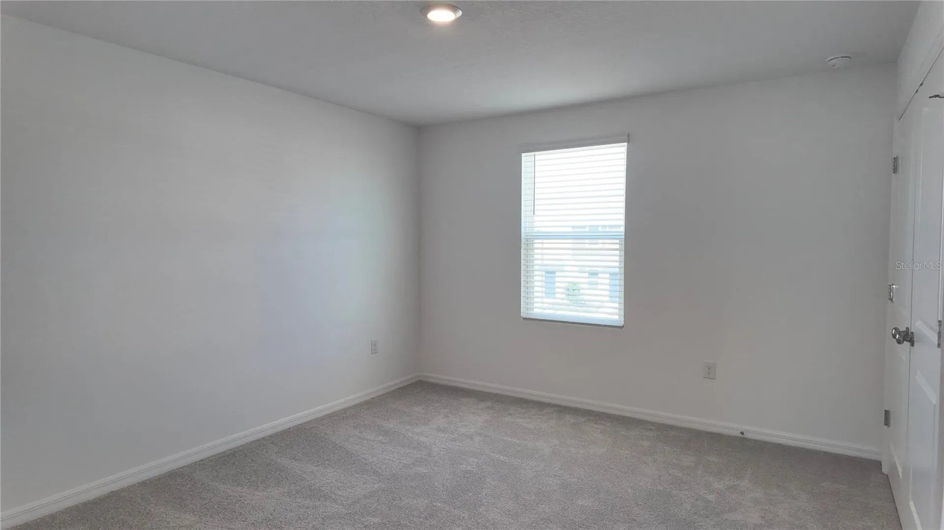 2937 Skyline Loop Kissimmee FL 34758