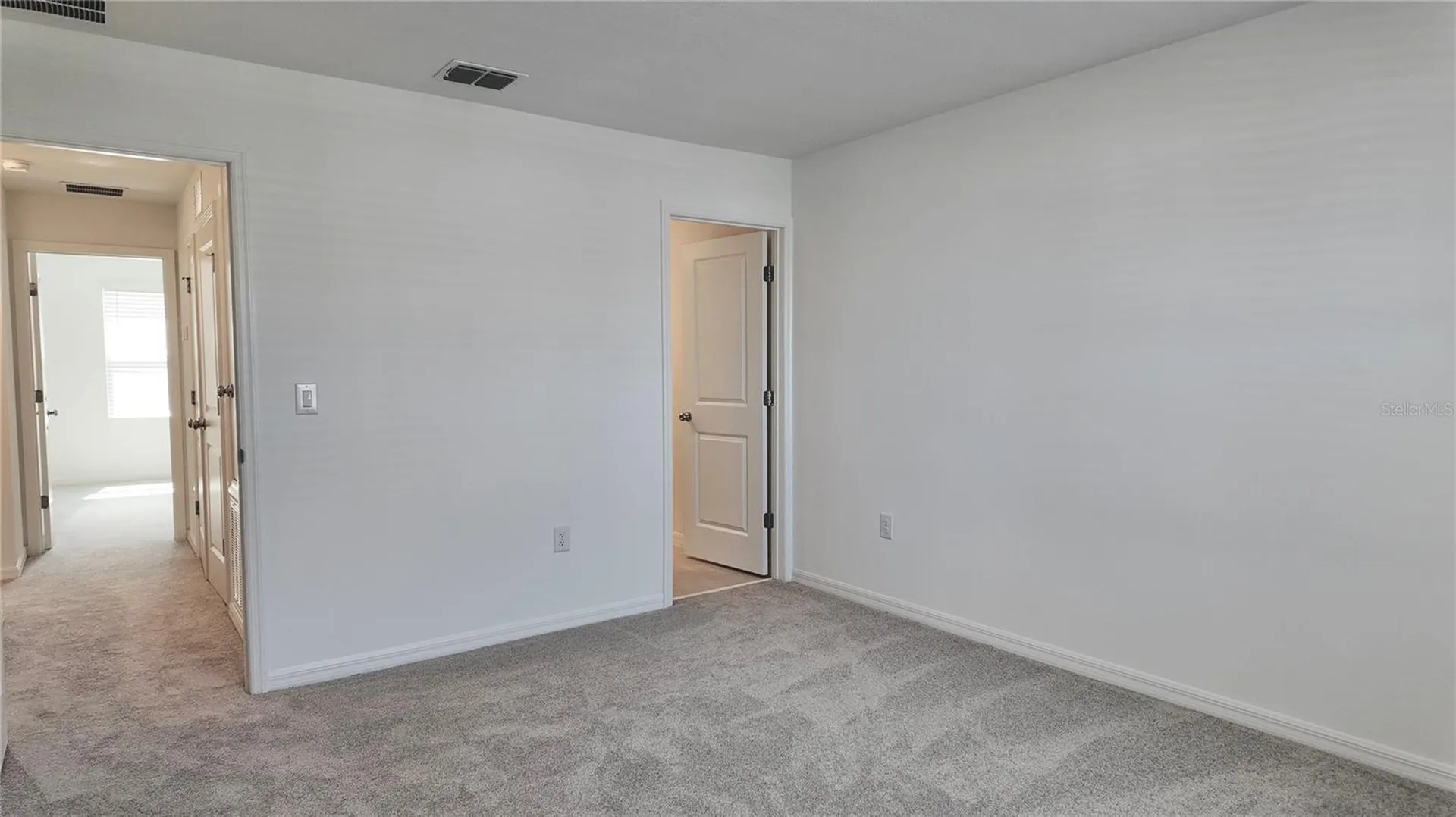 2937 Skyline Loop Kissimmee FL 34758
