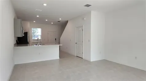 2937 Skyline Loop Kissimmee FL 34758