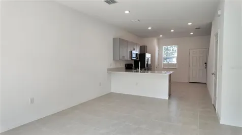 2937 Skyline Loop Kissimmee FL 34758