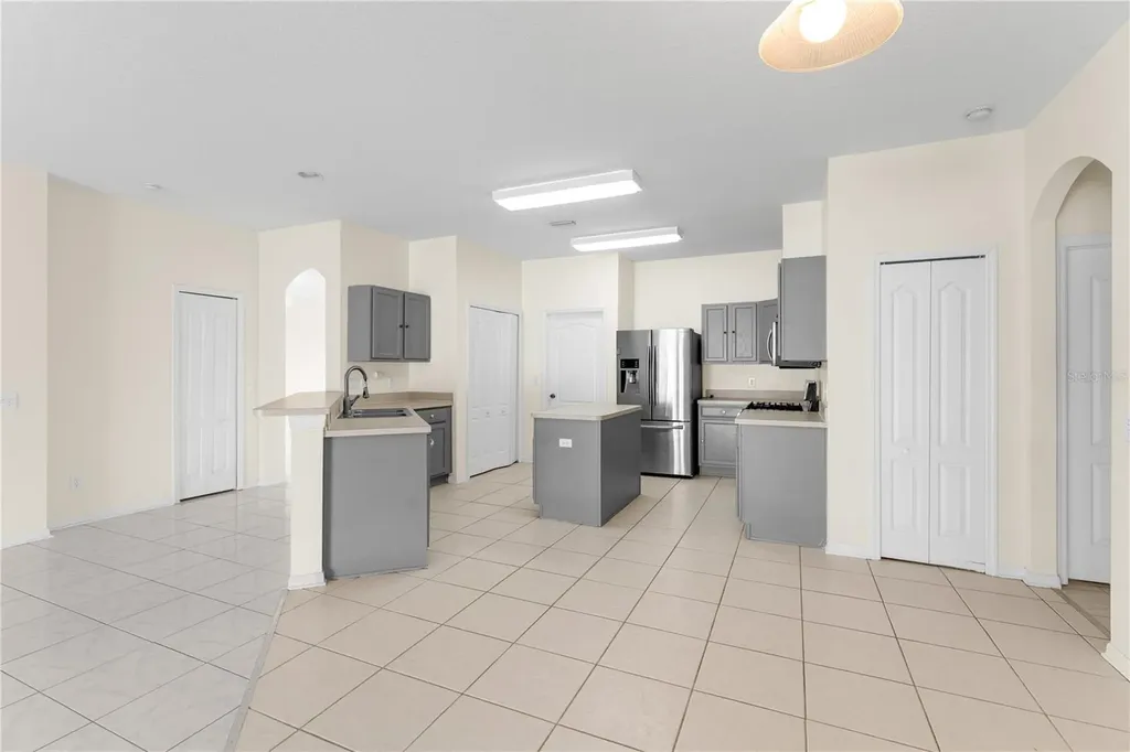 10416 Meadow Spring Drive Tampa FL 33647