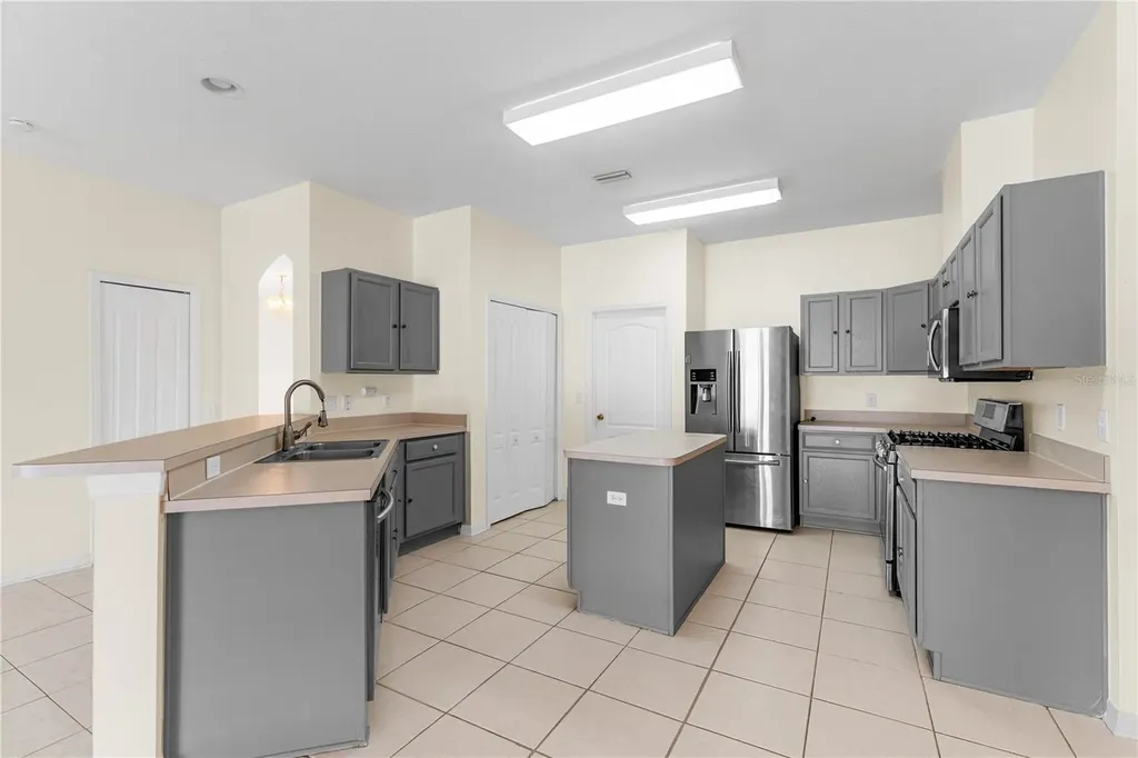 10416 Meadow Spring Drive Tampa FL 33647