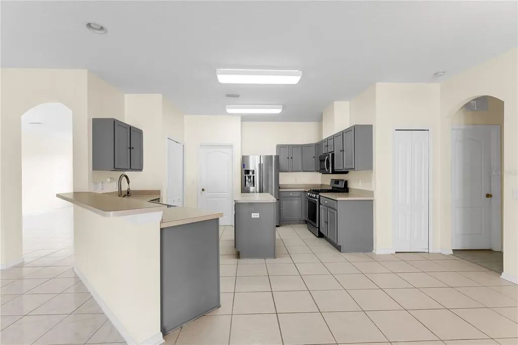 10416 Meadow Spring Drive Tampa FL 33647