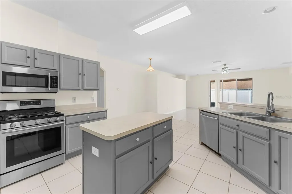 10416 Meadow Spring Drive Tampa FL 33647