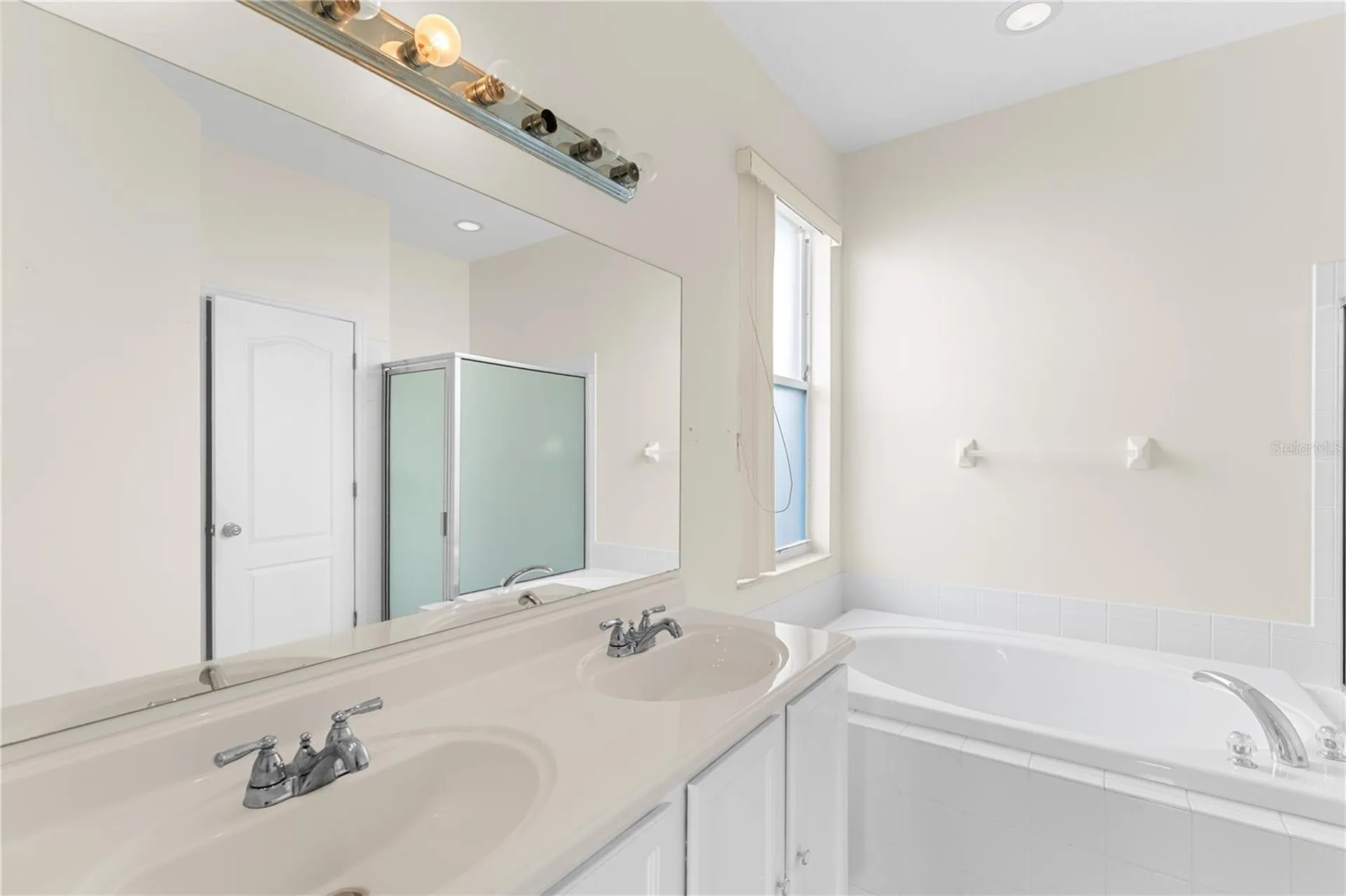 10416 Meadow Spring Drive Tampa FL 33647