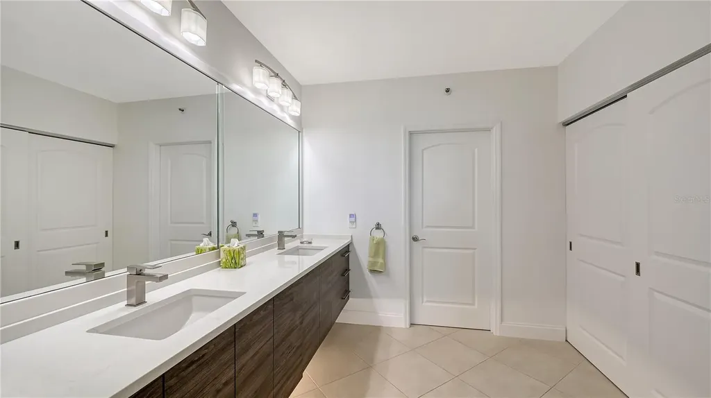 1145 Gulf Of Mexico Drive Longboat Key FL 34228