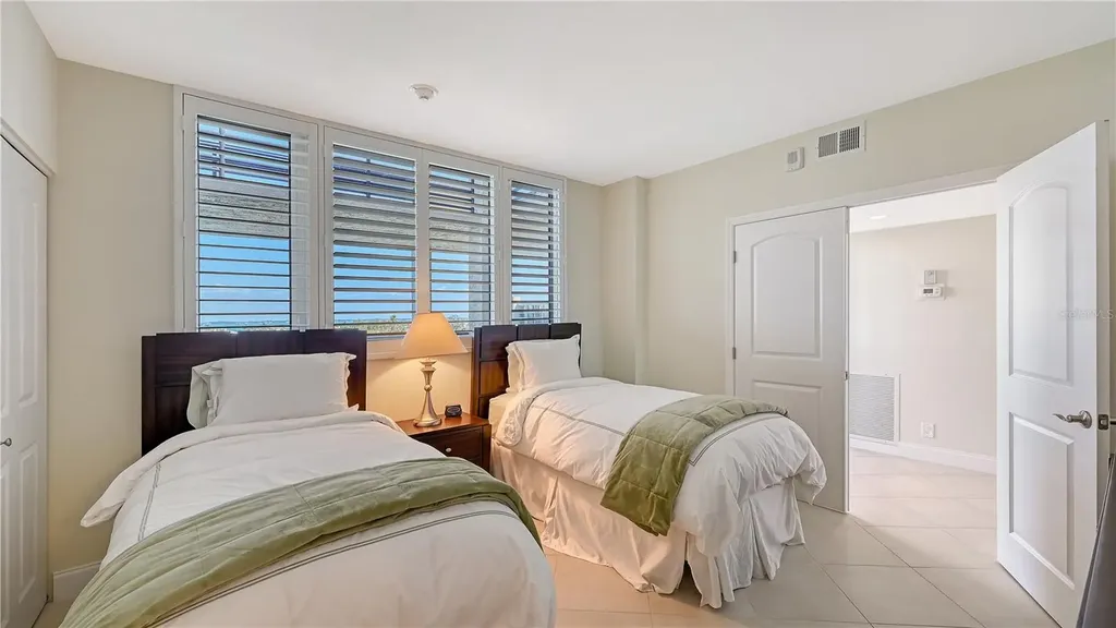 1145 Gulf Of Mexico Drive Longboat Key FL 34228