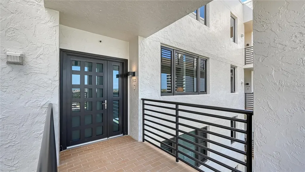 1145 Gulf Of Mexico Drive Longboat Key FL 34228