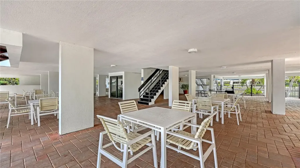 1145 Gulf Of Mexico Drive Longboat Key FL 34228