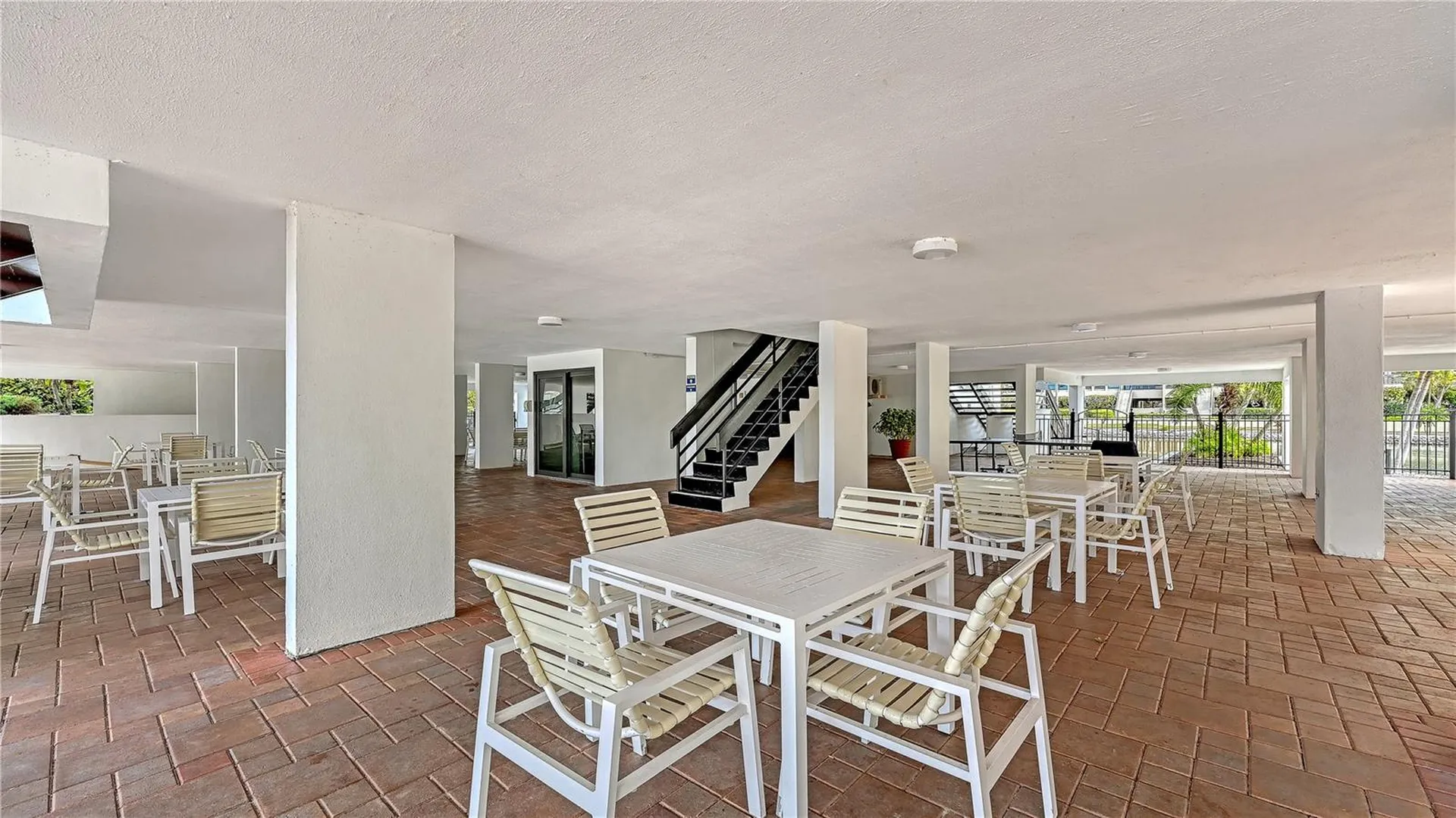 1145 Gulf Of Mexico Drive Longboat Key FL 34228