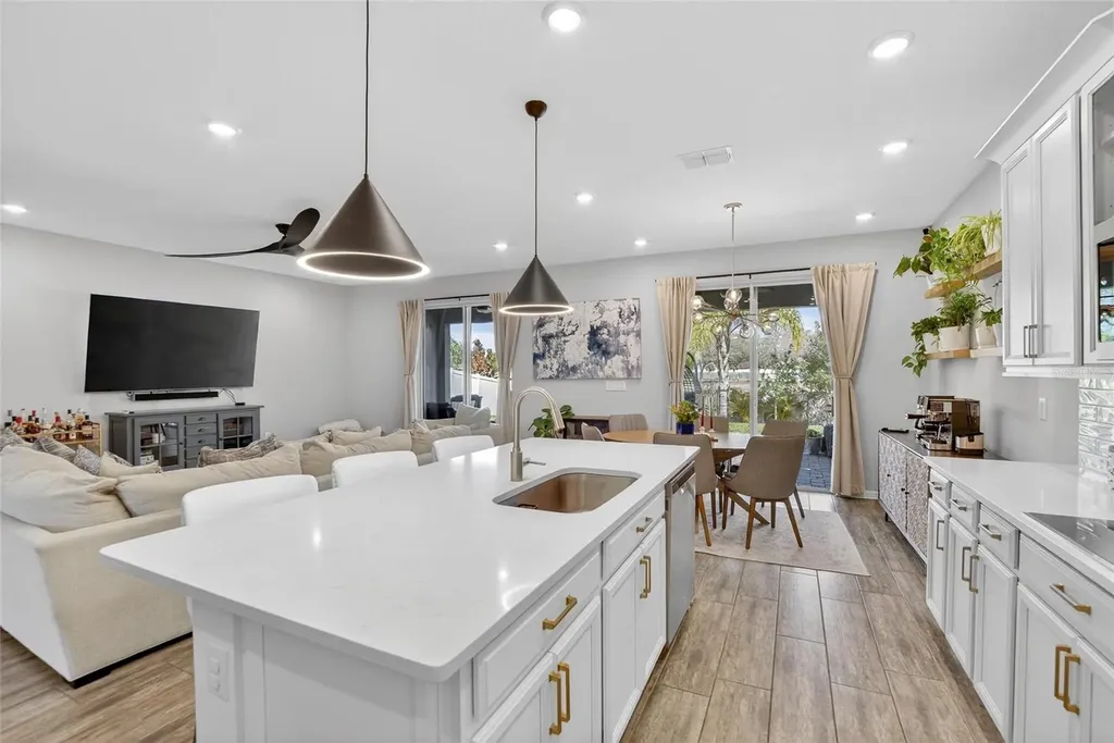 10824 Whitland Grove Drive Riverview FL 33578