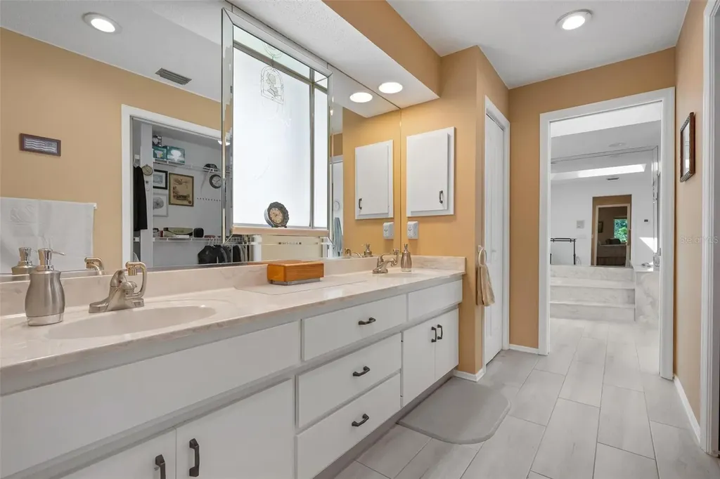 5009 Southern Pine Circle Venice FL 34293