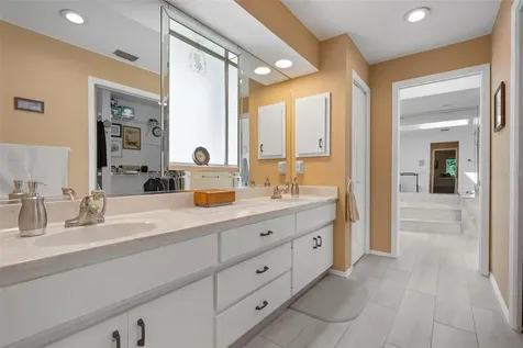 5009 Southern Pine Circle Venice FL 34293