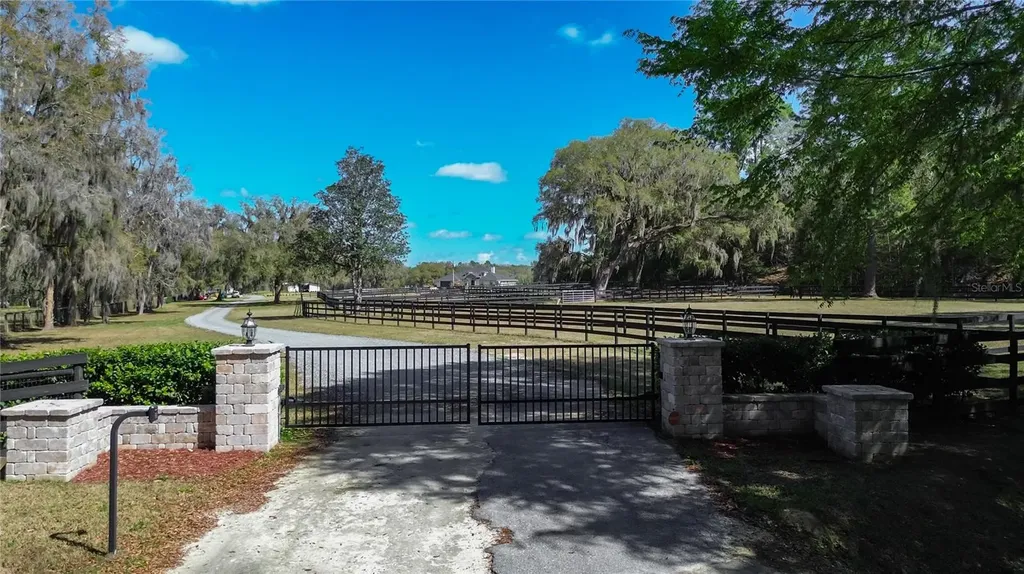 3245 NW 137th Place Reddick FL 32686