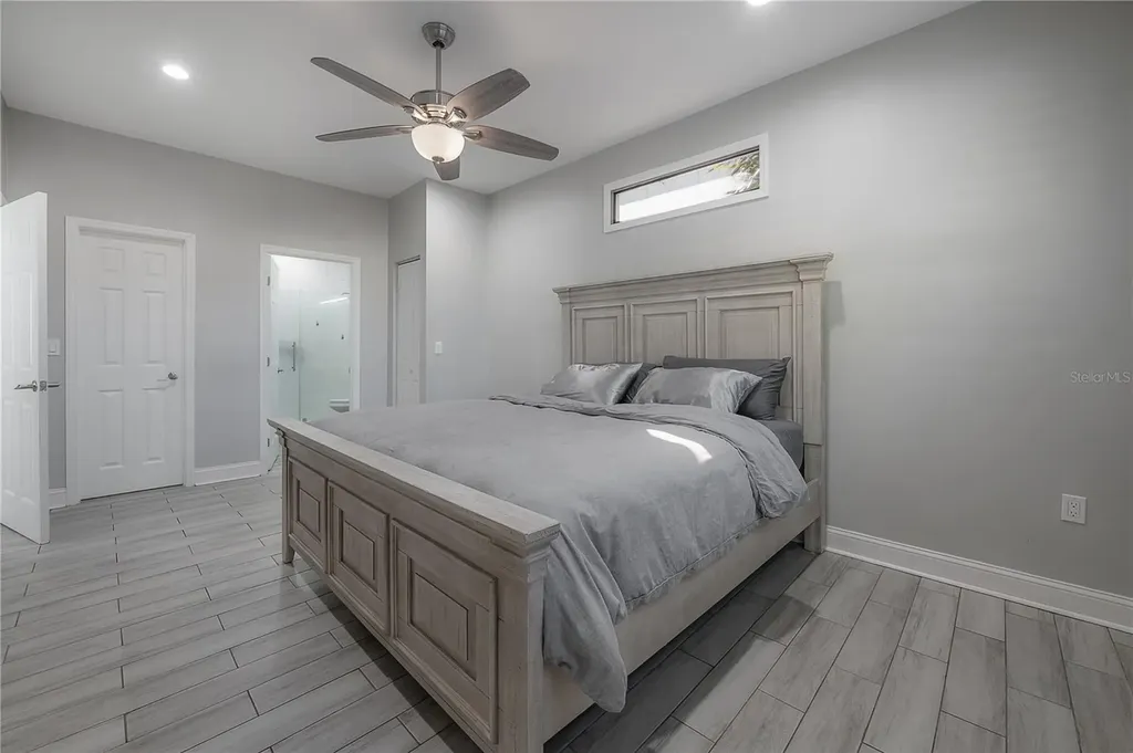 2341 W Chestnut Street Tampa FL 33607