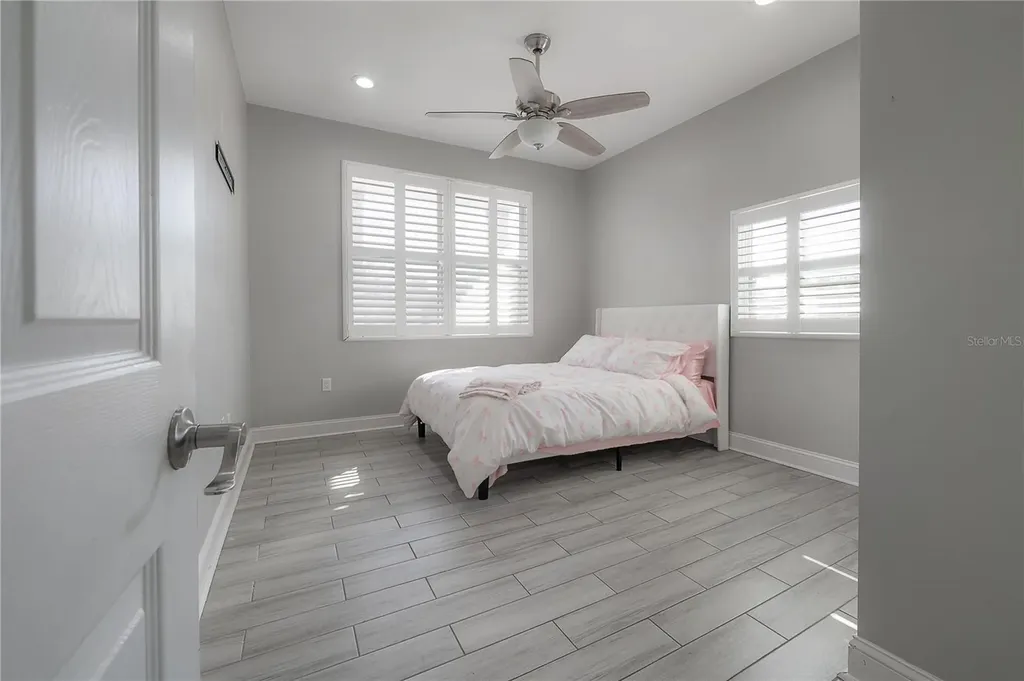 2341 W Chestnut Street Tampa FL 33607