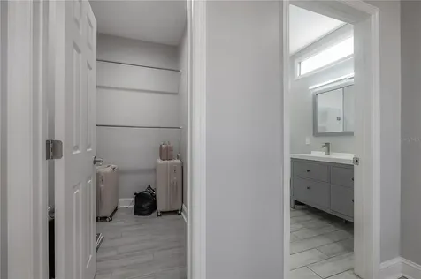 2341 W Chestnut Street Tampa FL 33607