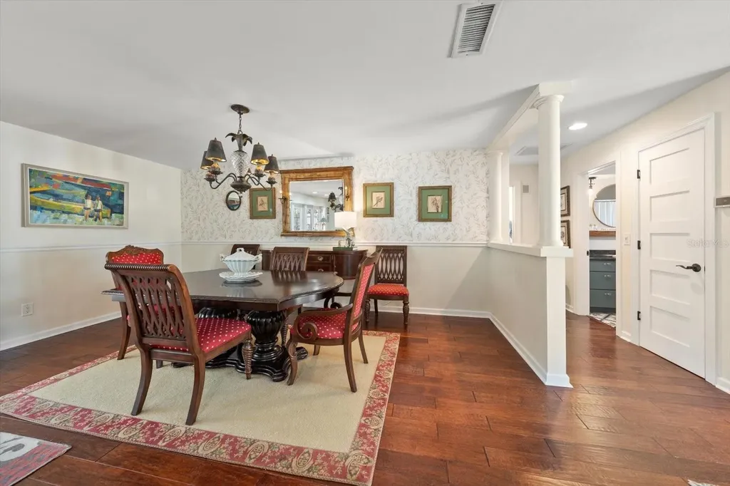 127 Oakwood Drive Largo FL 33770