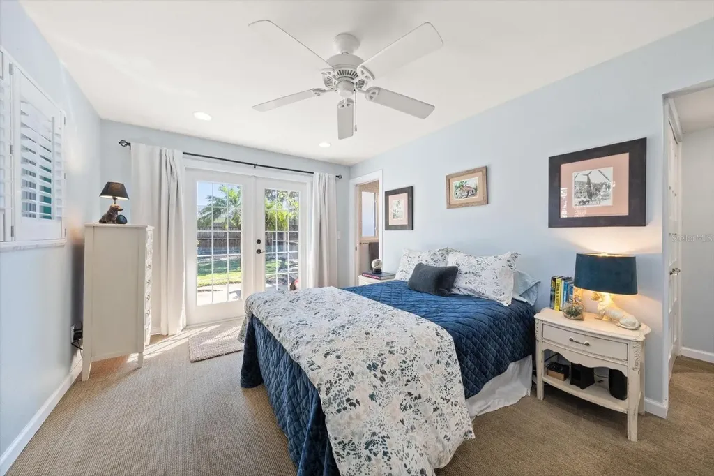 127 Oakwood Drive Largo FL 33770