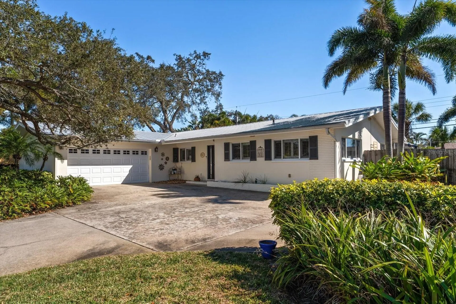 127 Oakwood Drive Largo FL 33770