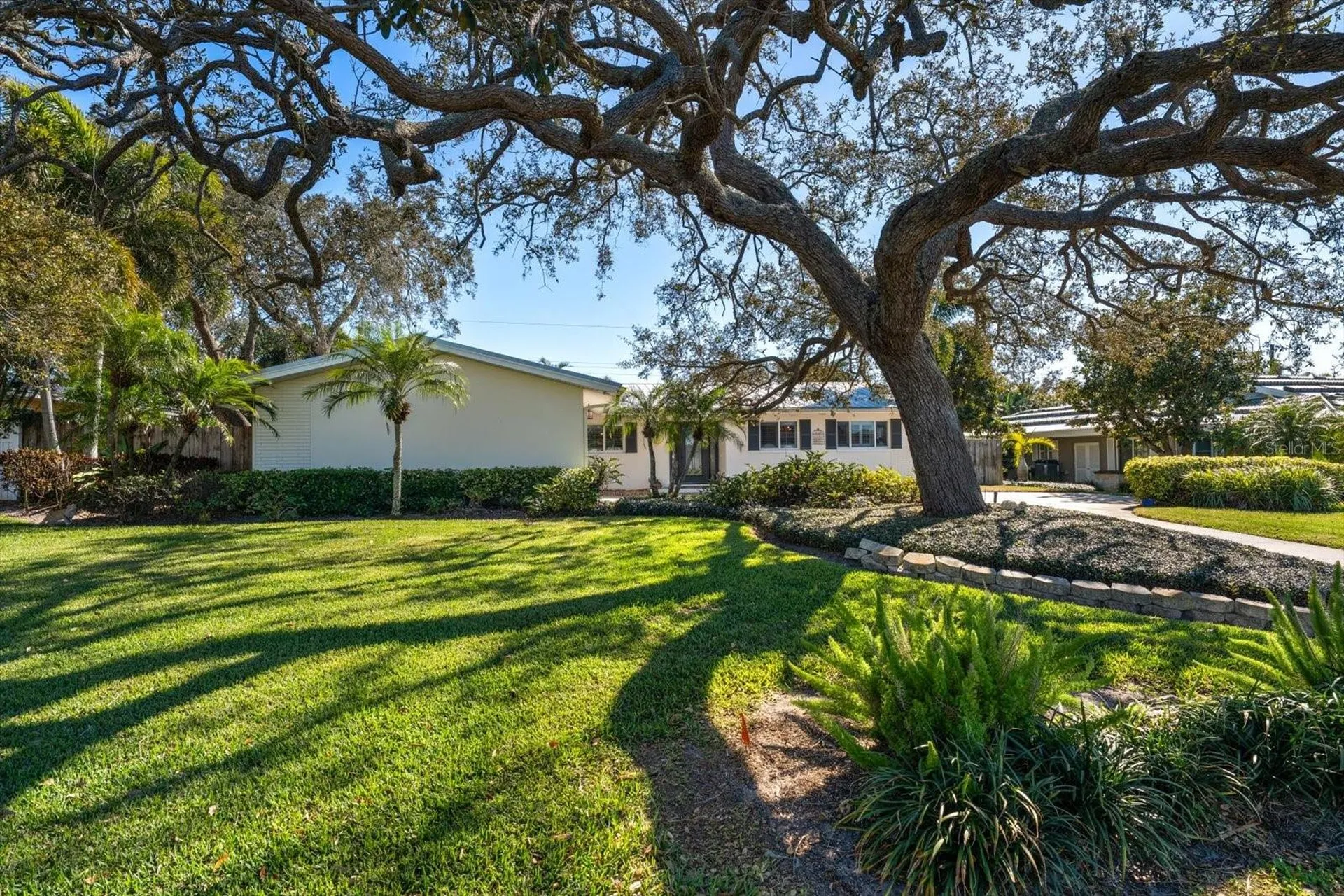 127 Oakwood Drive Largo FL 33770