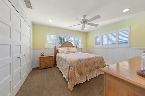 127 Oakwood Drive Largo FL 33770
