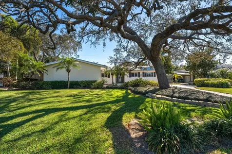 127 Oakwood Drive Largo FL 33770